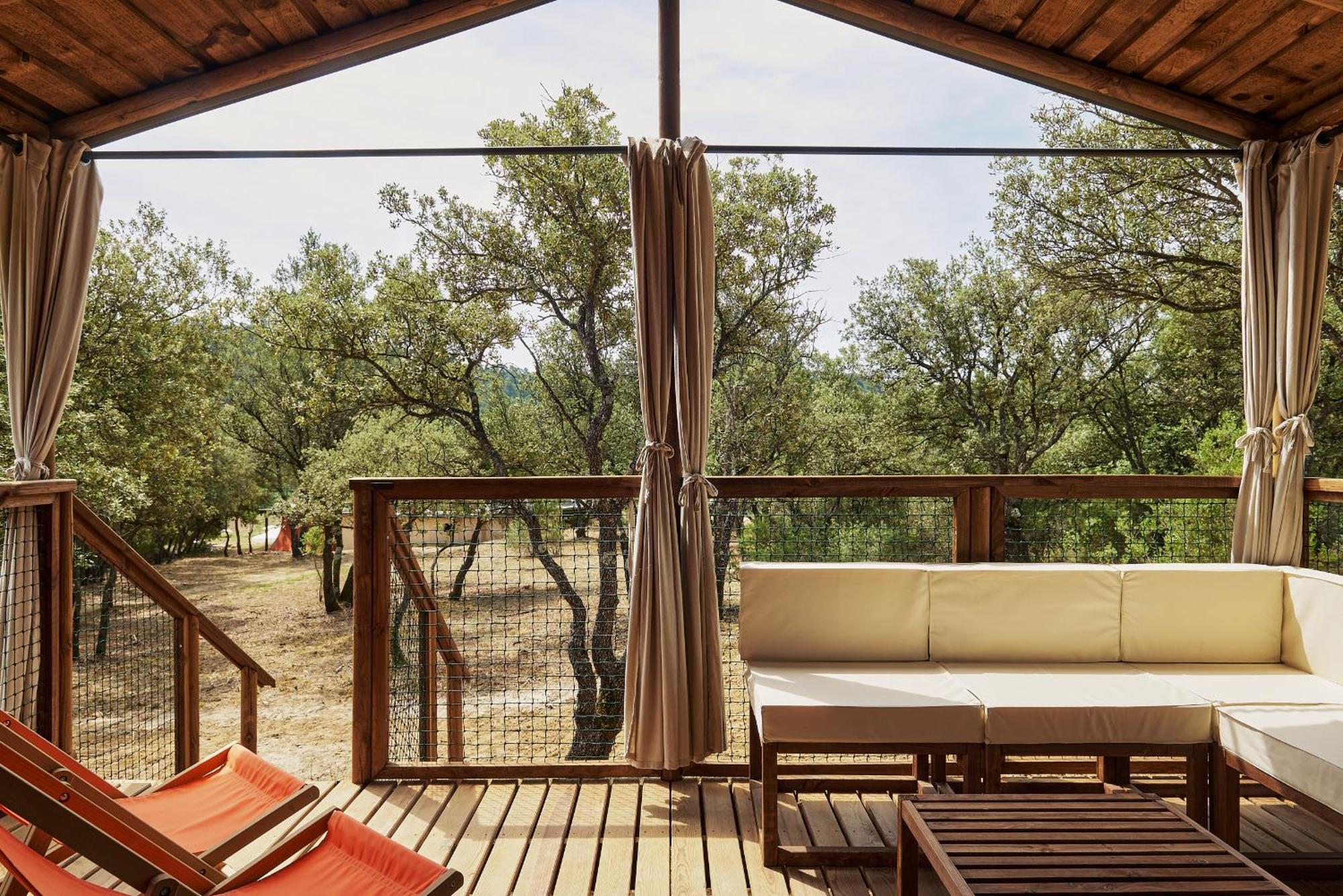 Domaine La Ferme Hi Bride Bed and Breakfast Villelaure Εξωτερικό φωτογραφία