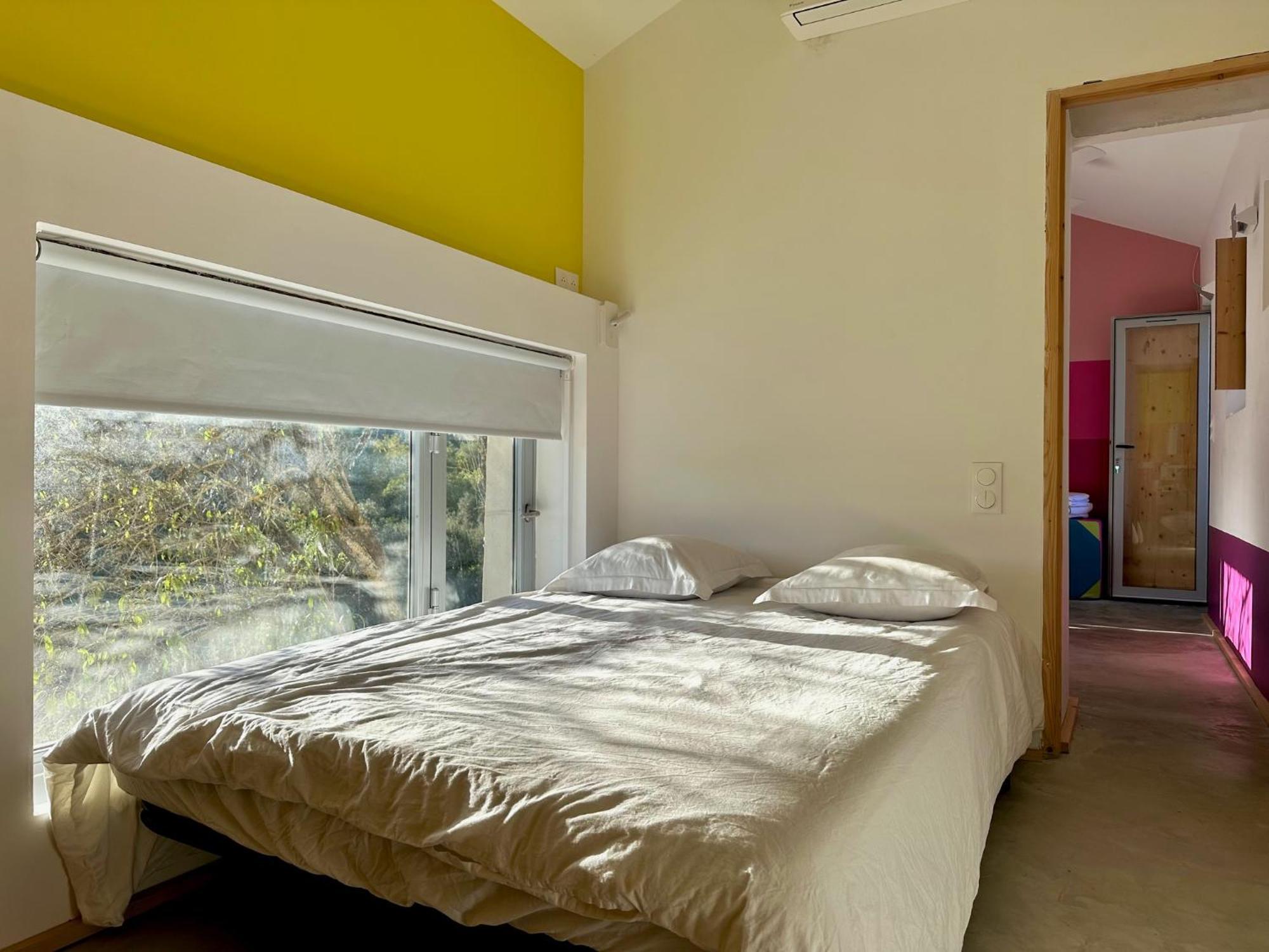 Domaine La Ferme Hi Bride Bed and Breakfast Villelaure Εξωτερικό φωτογραφία
