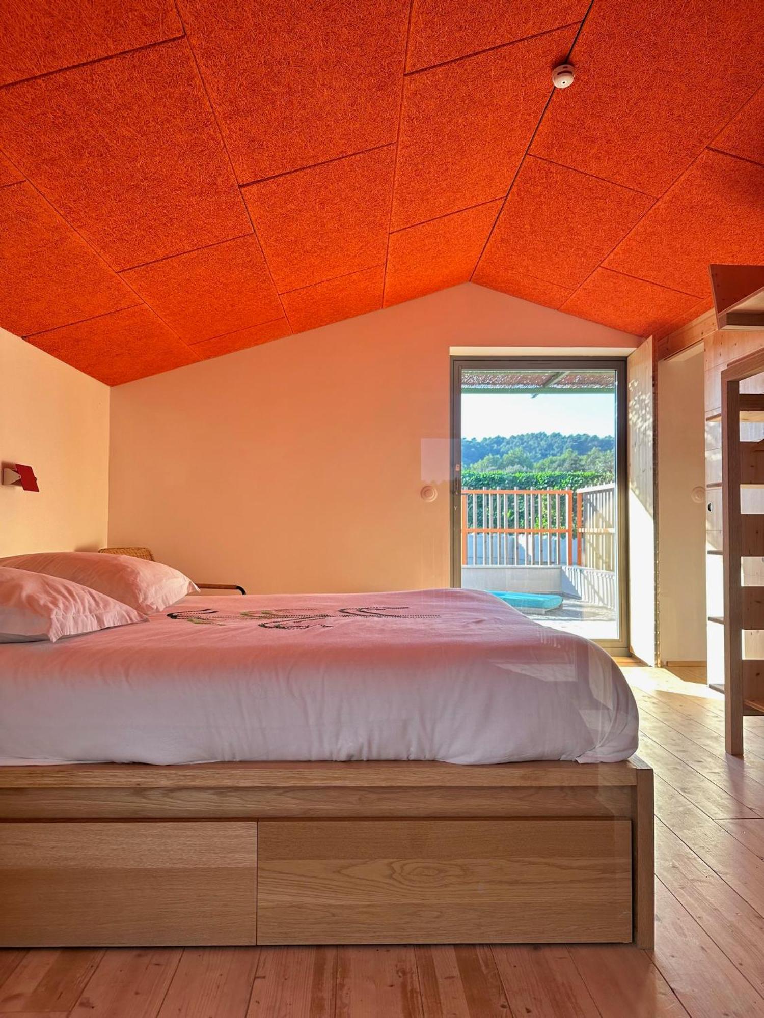Domaine La Ferme Hi Bride Bed and Breakfast Villelaure Εξωτερικό φωτογραφία